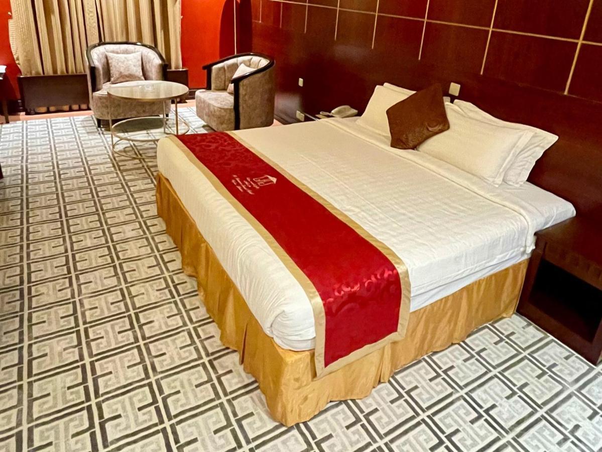 Al Mansour Grand Hotel Hafar Al-Batin ภายนอก รูปภาพ