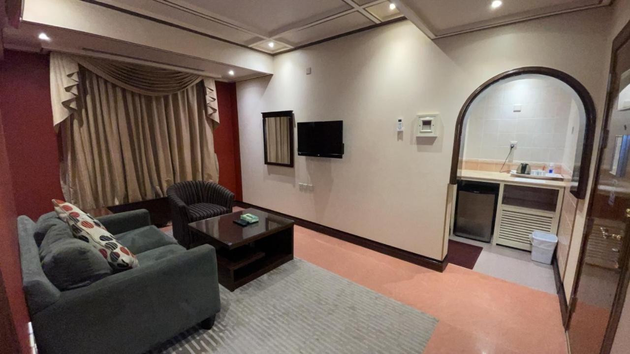 Al Mansour Grand Hotel Hafar Al-Batin ภายนอก รูปภาพ