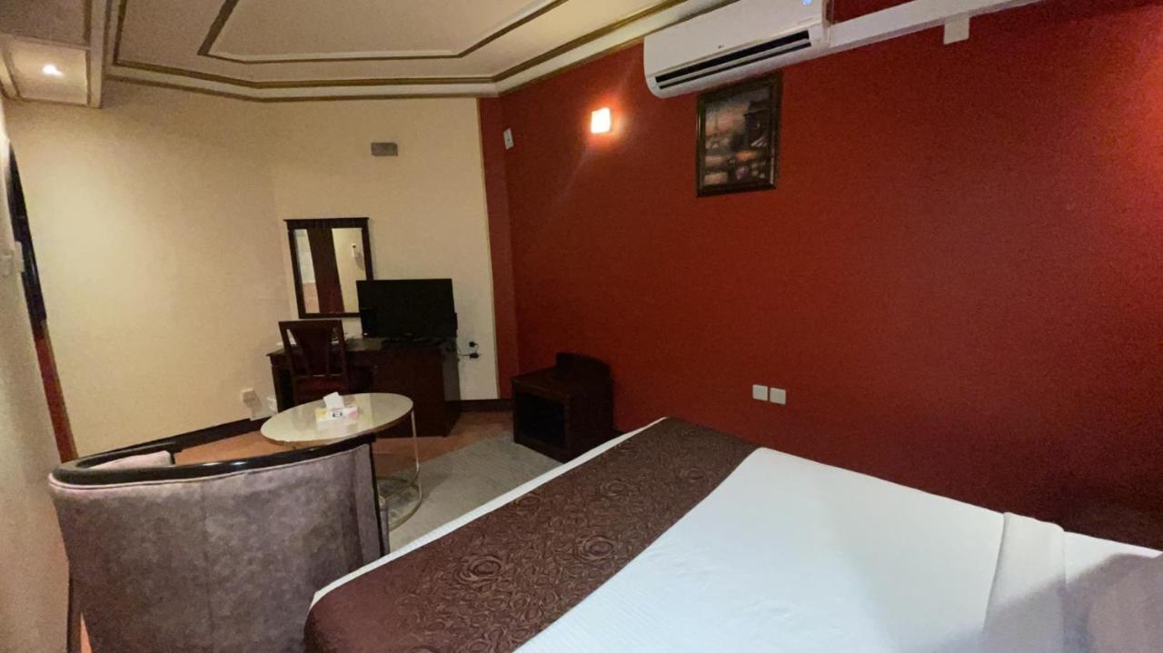 Al Mansour Grand Hotel Hafar Al-Batin ภายนอก รูปภาพ