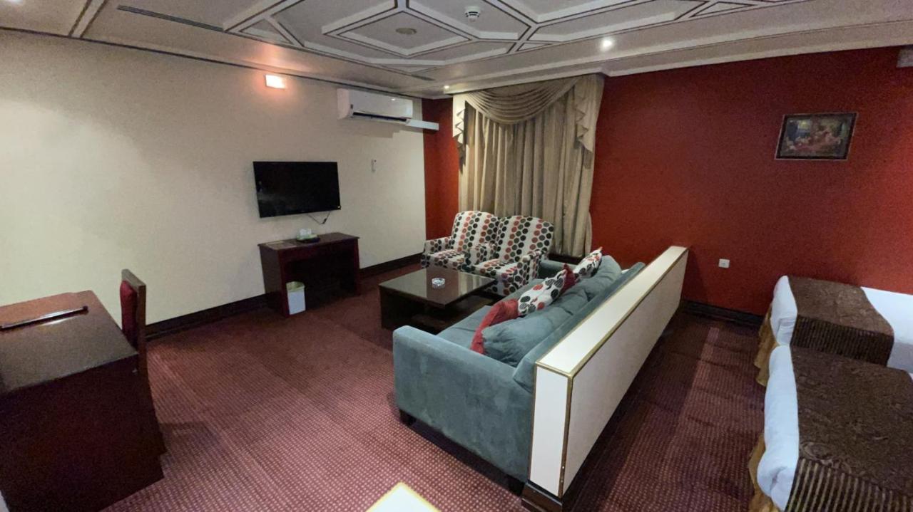 Al Mansour Grand Hotel Hafar Al-Batin ภายนอก รูปภาพ